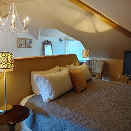 Stonewater Manor B&B Gananoque Dış mekan fotoğraf