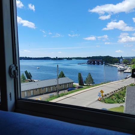 Stonewater Manor B&B Gananoque Dış mekan fotoğraf