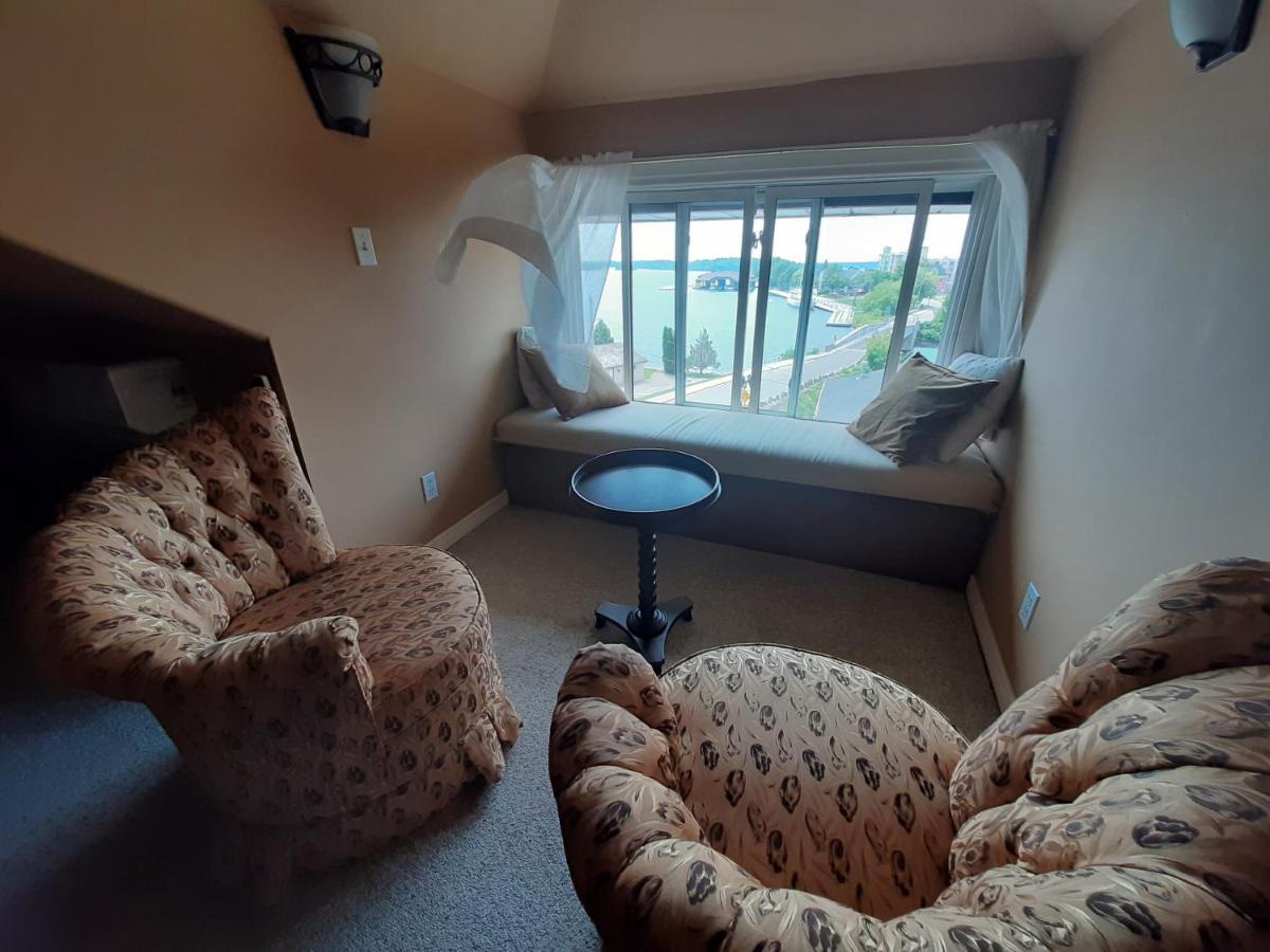 Stonewater Manor B&B Gananoque Dış mekan fotoğraf