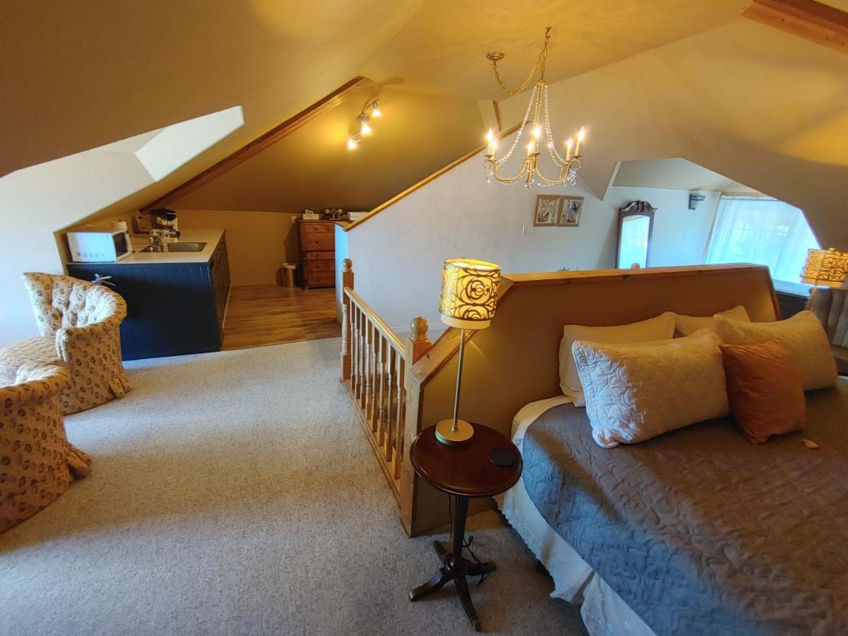 Stonewater Manor B&B Gananoque Dış mekan fotoğraf