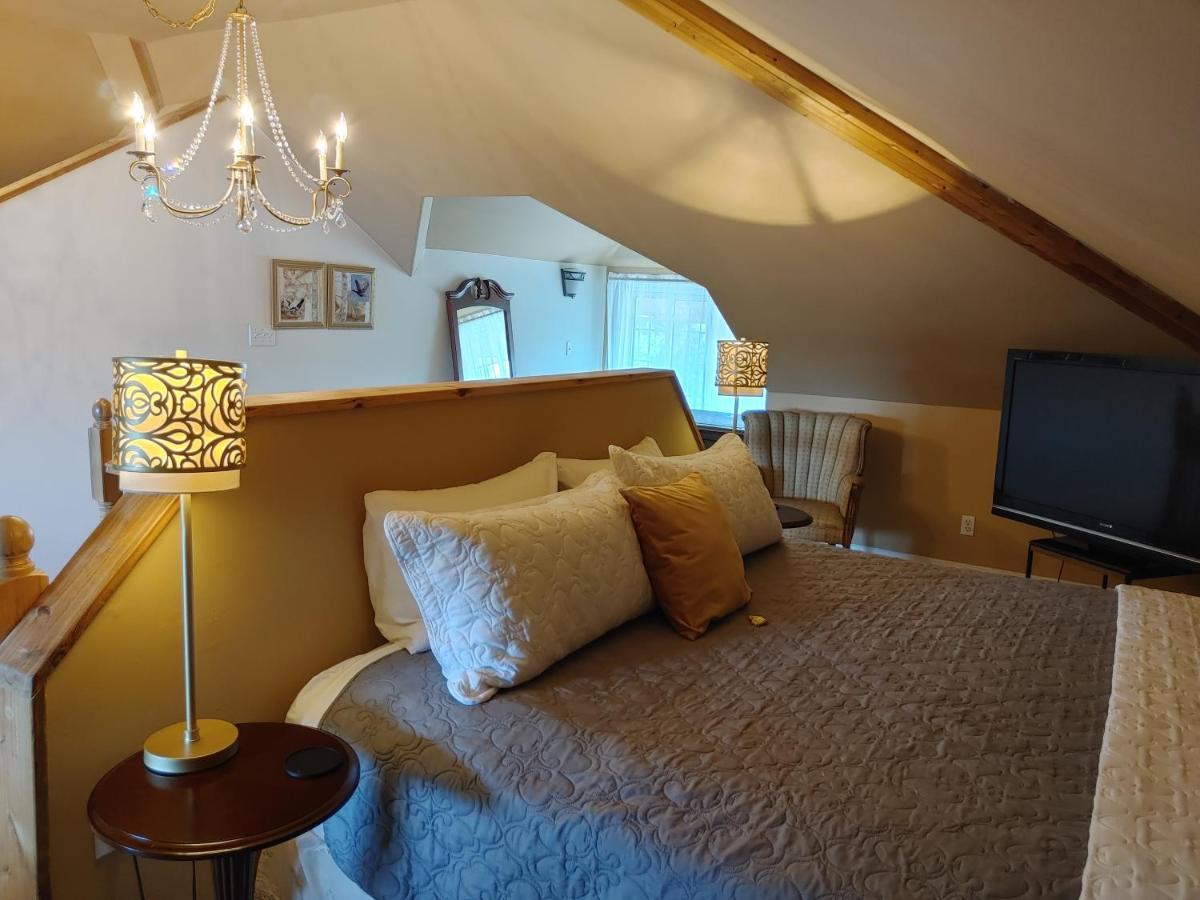 Stonewater Manor B&B Gananoque Dış mekan fotoğraf
