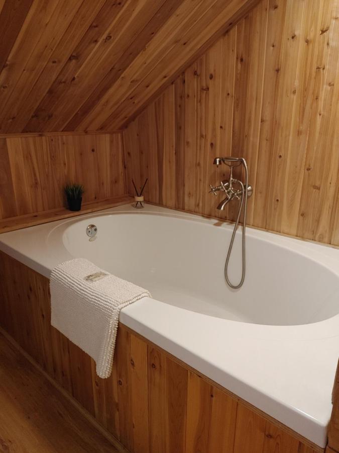 Stonewater Manor B&B Gananoque Dış mekan fotoğraf